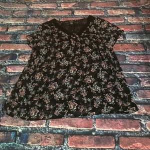 Torrid size 2 sheer floral top! 💕